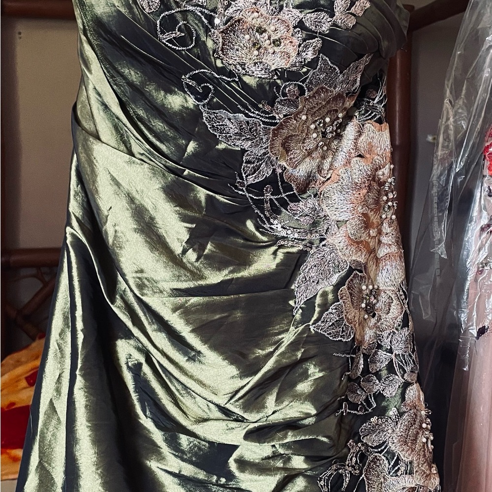 Mac Duggal green and cream Asymmetrical Embellished Prom Gown
